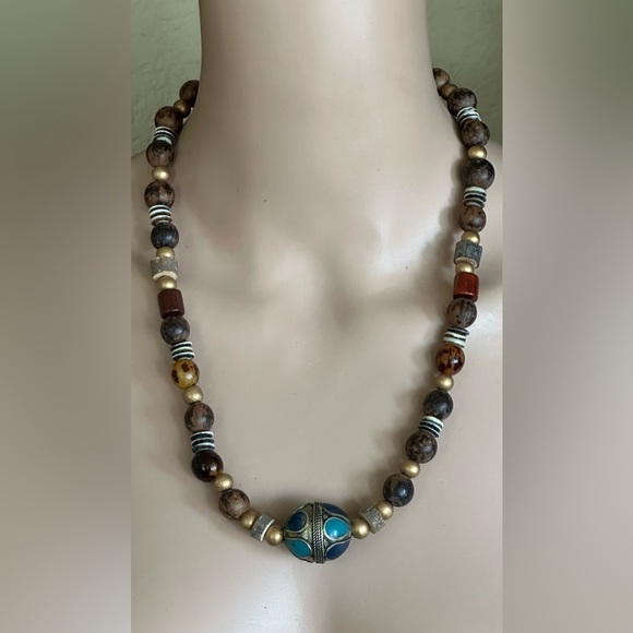 22 inch Wood bead Necklace NWOT - Picture 9 of 9